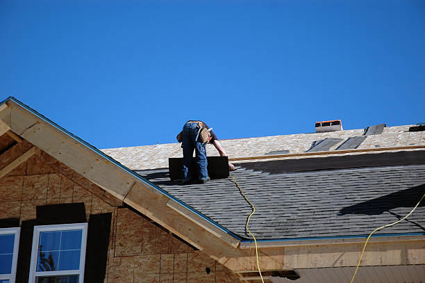 Best Roof Gutter Cleaning  in Clearlake Oaks, CA